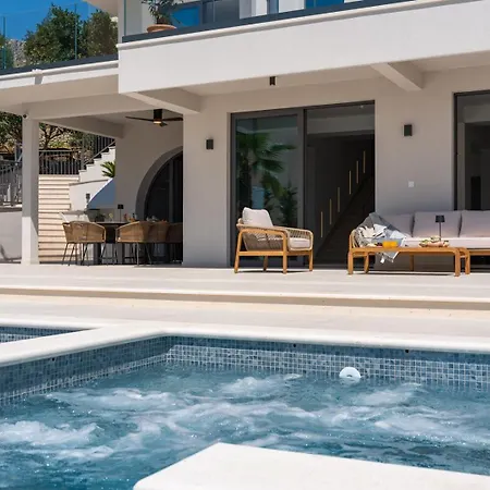 New! Seaview Bota: A Luxurious Coastal Retreat In