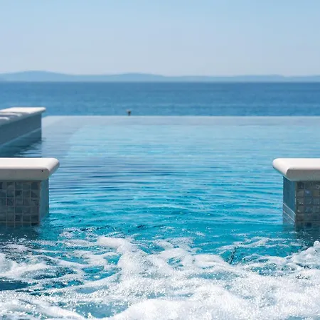 New! Seaview Bota: A Luxurious Coastal Retreat In فيلة