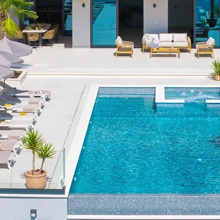 New! Seaview Bota: A Luxurious Coastal Retreat In فيلة *