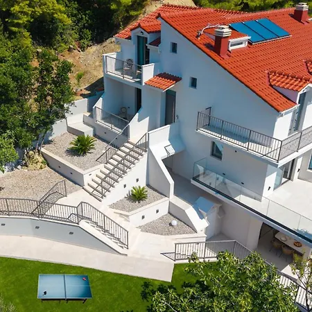 New! Seaview Bota: A Luxurious Coastal Retreat In فيلة