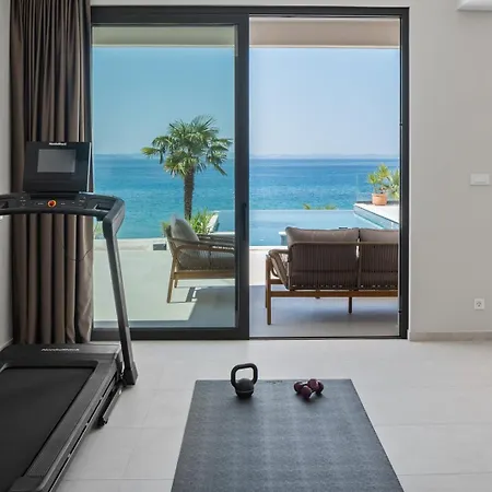 فيلة New! Seaview Bota: A Luxurious Coastal Retreat In *
