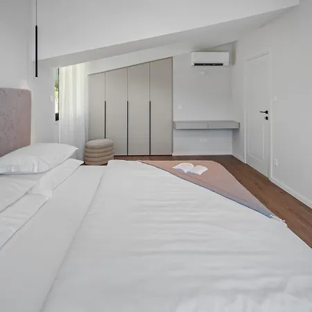 New! Seaview Bota: A Luxurious Coastal Retreat In فيلة بودْسْتغانا