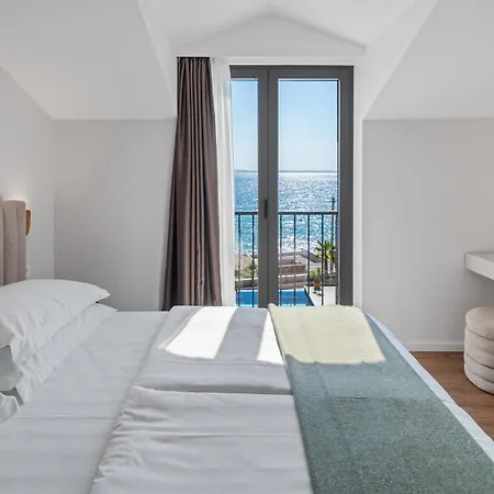فيلة New! Seaview Bota: A Luxurious Coastal Retreat In بودْسْتغانا