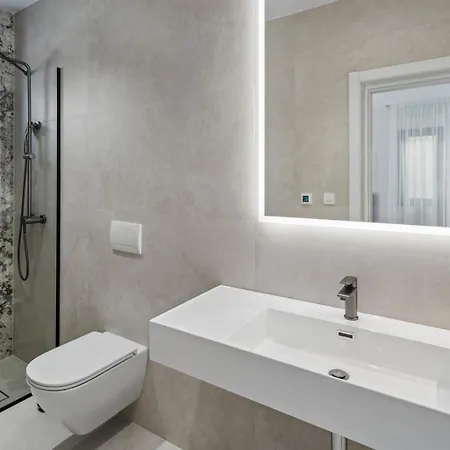 New! Seaview Bota: A Luxurious Coastal Retreat In فيلة