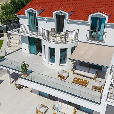 فيلة New! Seaview Bota: A Luxurious Coastal Retreat In بودْسْتغانا