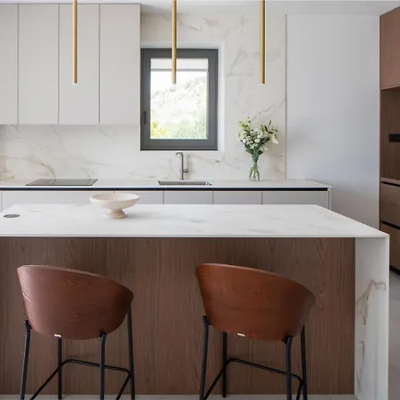 New! Seaview Bota: A Luxurious Coastal Retreat In