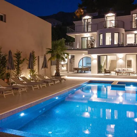 فيلة New! Seaview Bota: A Luxurious Coastal Retreat In